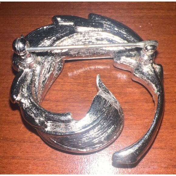 Vintage Pin Brooch MONET Circular Leaf Satin White Gold Plated 1.5" - Picture 3 of 4